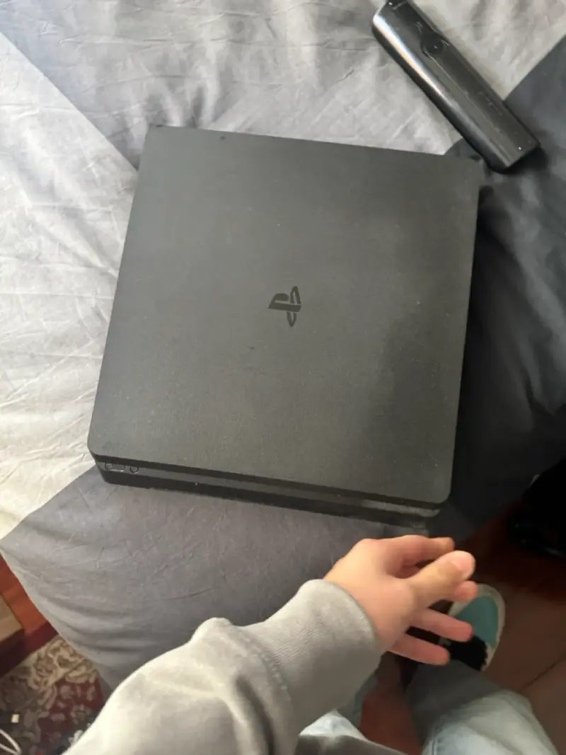 Consola PlayStation en buen estado - 2