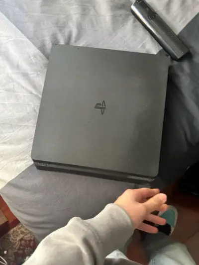 Consola PlayStation en buen estado - miniatura 2