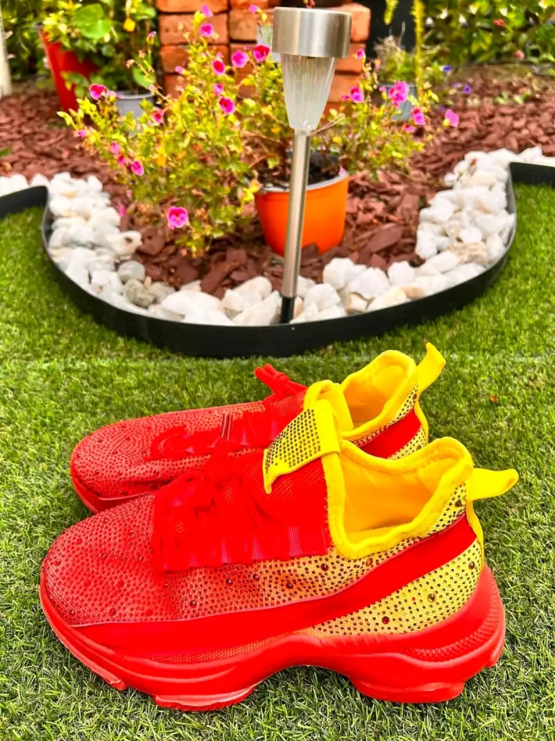 Zapatillas Yo Ki rojas con lentejuelas - 2