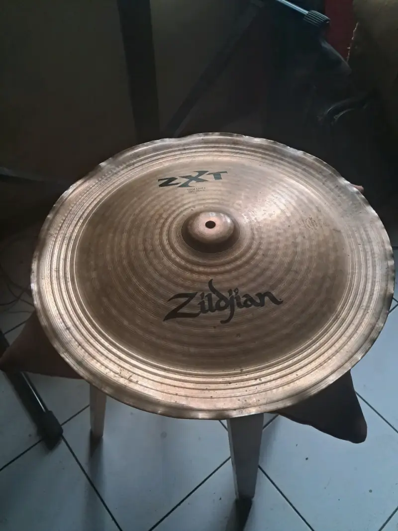 Platillo Total China Zildjian ZXT 18" - 1