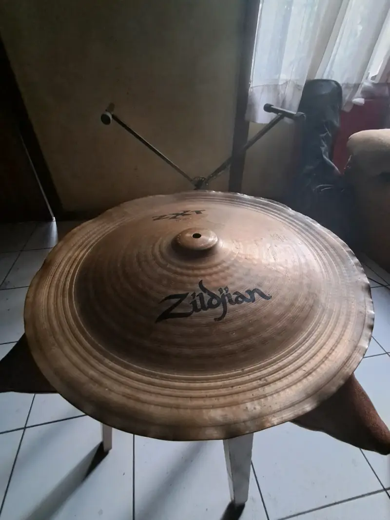 Platillo Total China Zildjian ZXT 18" - 2
