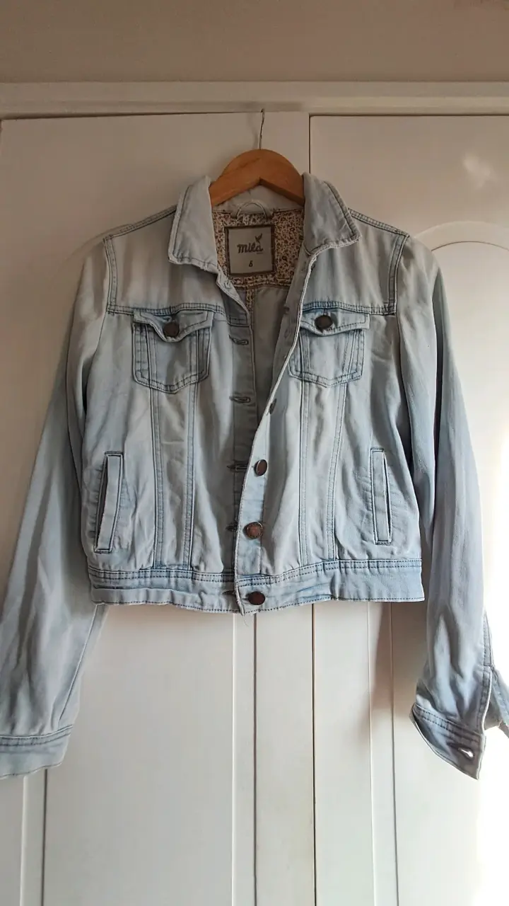 Chaqueta de mezclilla clara
