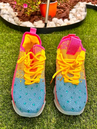 Zapatillas deportivas coloridas - miniatura 1