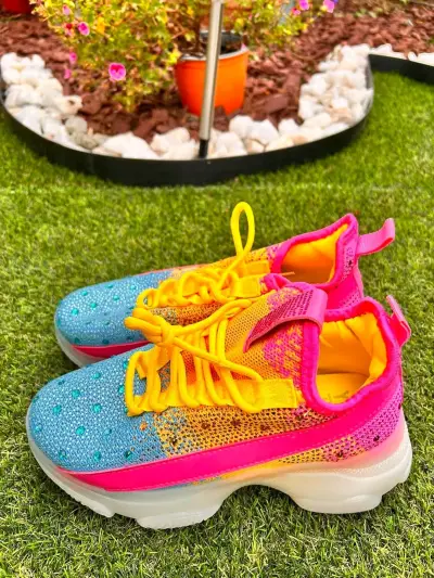 Zapatillas deportivas coloridas - miniatura 3