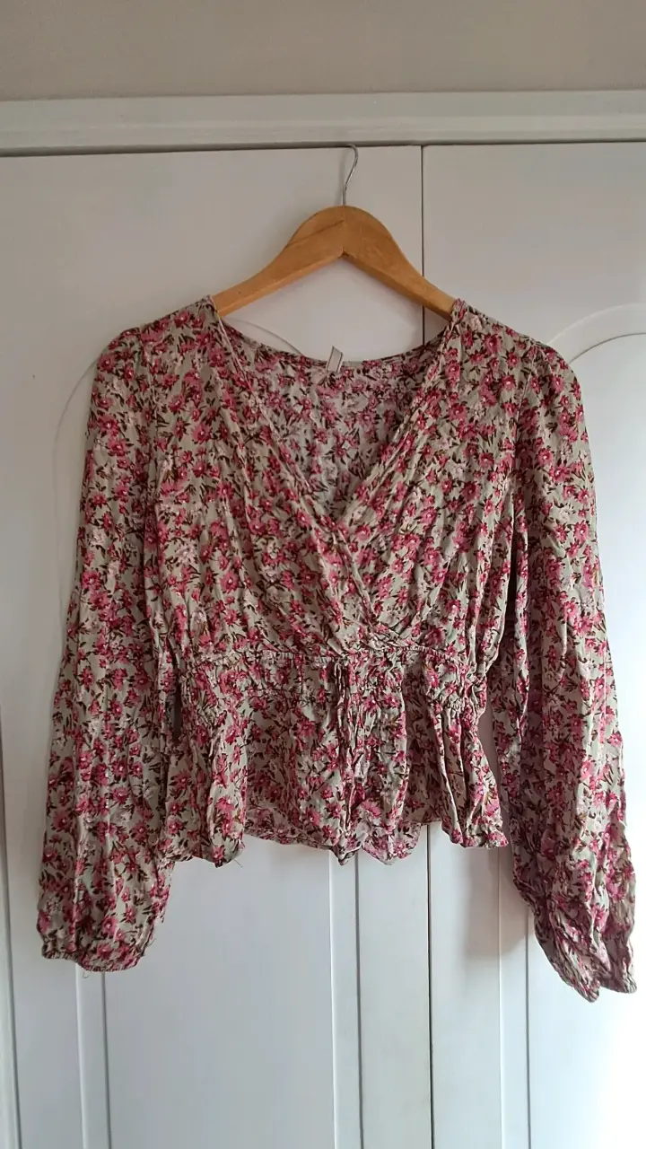 Blusa floral manga larga
