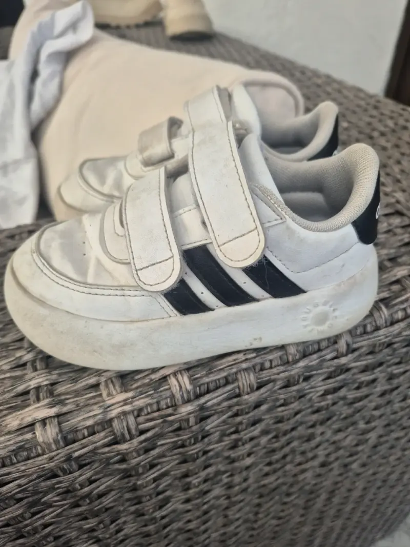 Zapato deportivo blanco con velcro - 3