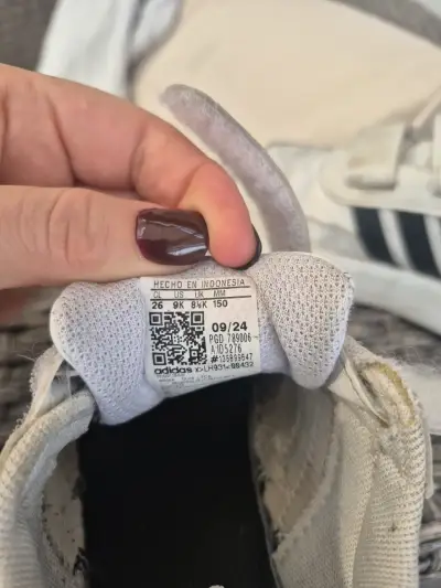 Zapato deportivo blanco con velcro - miniatura 4