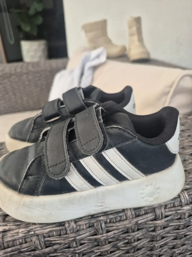 Zapatillas negras para niños - 3