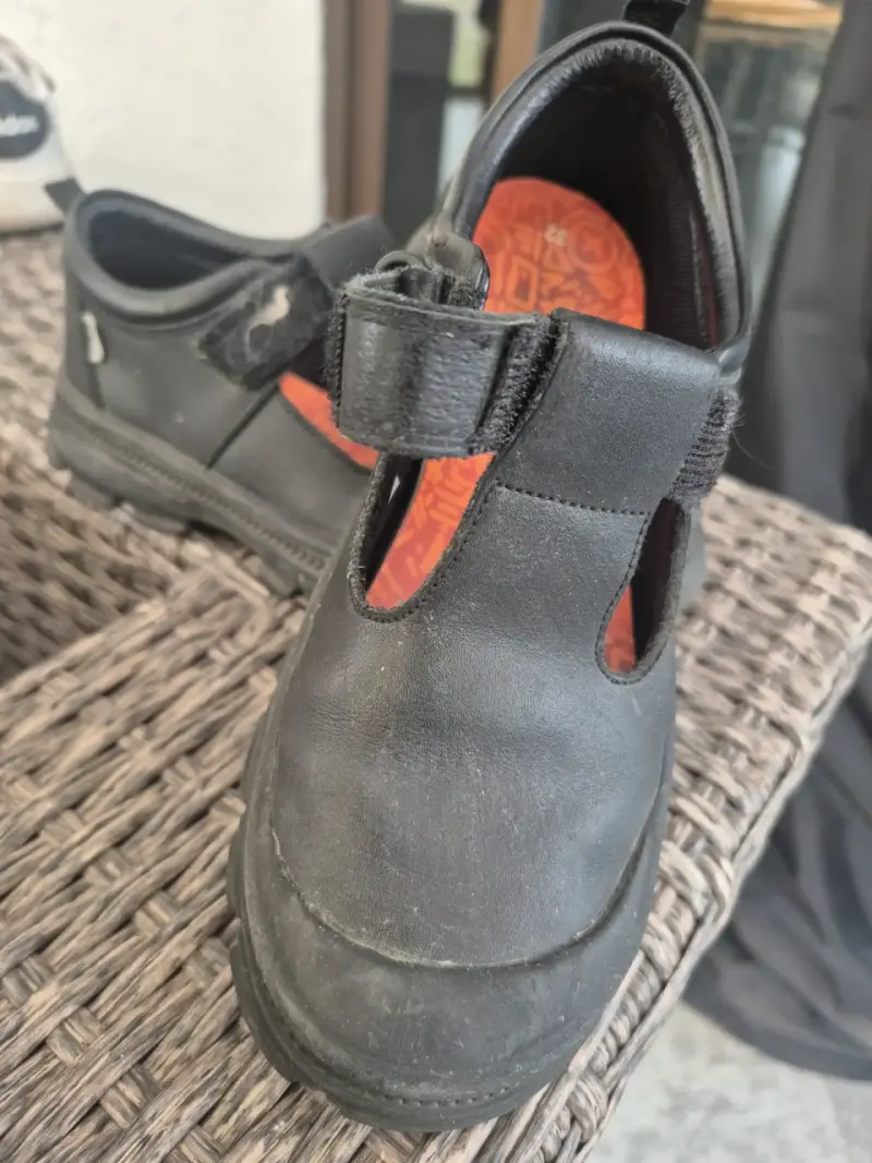Zapatos escolares negros para niño - 1