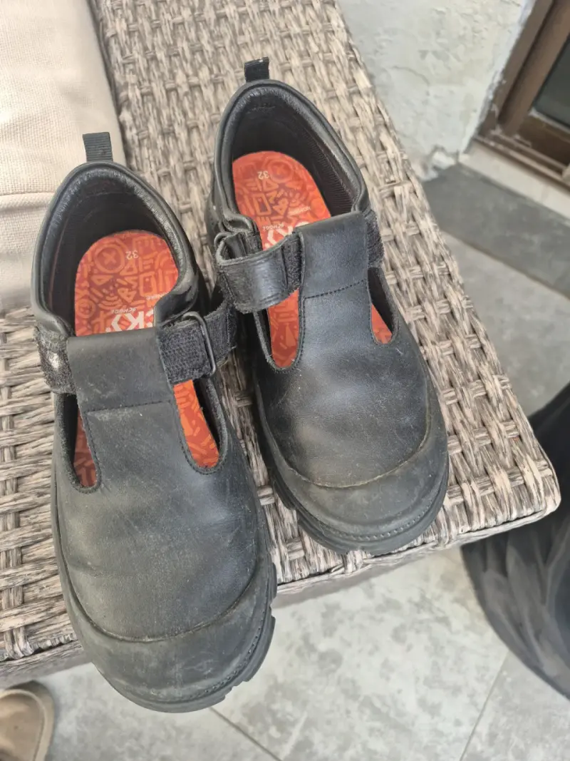 Zapatos escolares negros para niño - 2