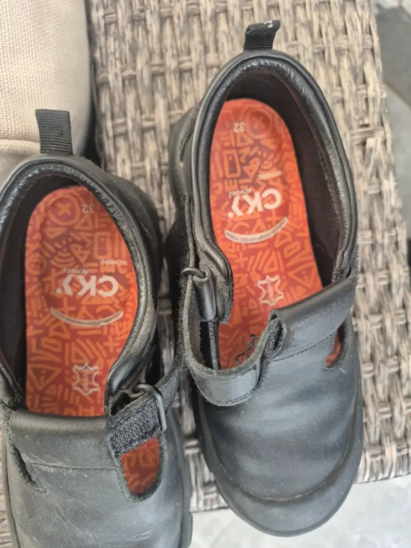 Zapatos escolares negros para niño - 4