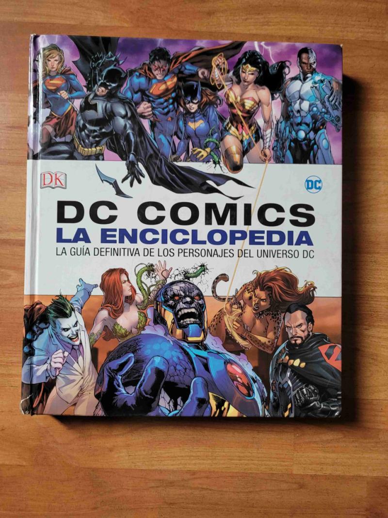 Enciclopedias DC y Marvel. - 4
