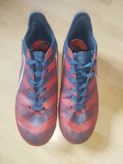 Zapatos de futbol rojo y azul - miniatura 5