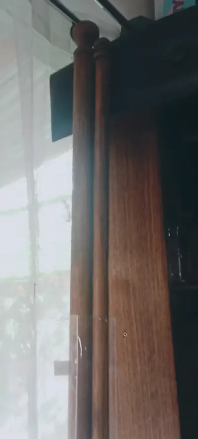 Palos de madera para baranda - miniatura 1