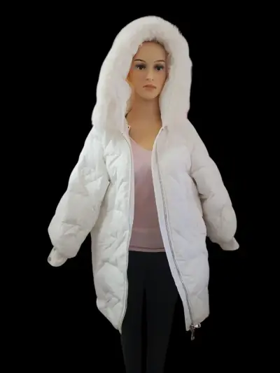 Abrigo blanco con capucha - miniatura 1