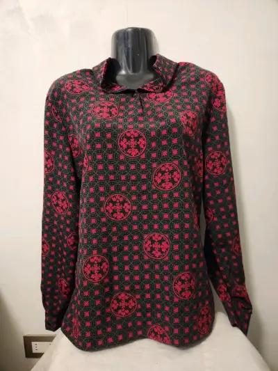 Chaqueta marrón con capucha - miniatura 2