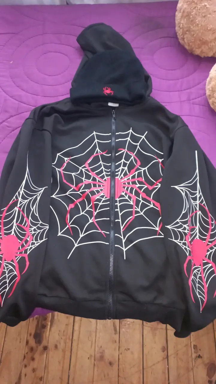 Polerón negro con estampado de araña - 1