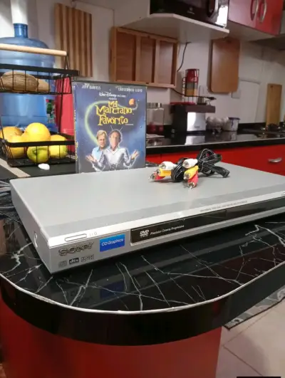 Reproductor DVD Sony con cables - miniatura 1