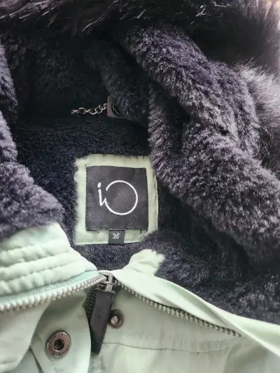 Parka verde con capucha - miniatura 2