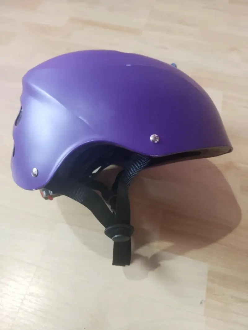 Casco morado para ciclismo - 1