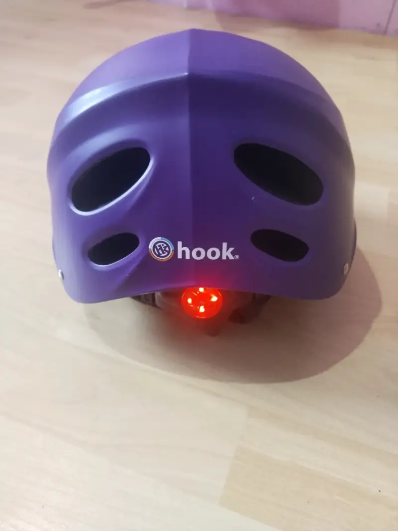 Casco morado para ciclismo - 2