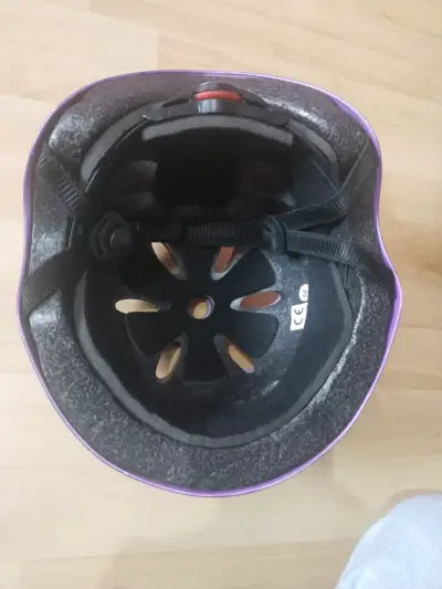Casco morado para ciclismo - miniatura 3