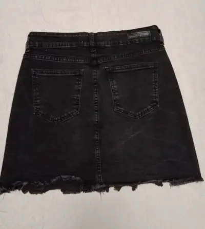 Falda denim negra desgastada - miniatura 3