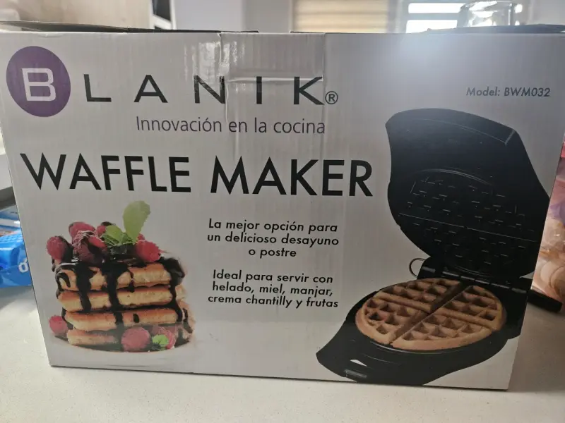 Wafflera eléctrica Blanik modelo BWM032 - 1