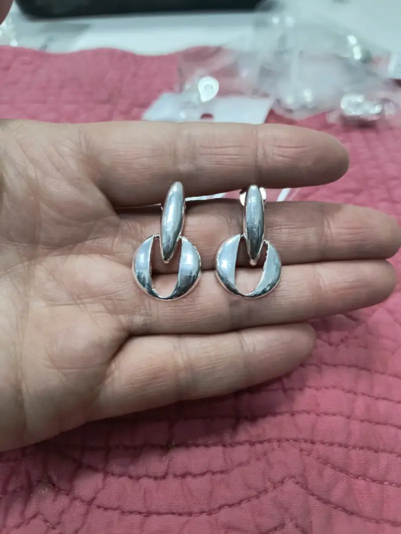 Aros dorados de diseño pequeño - 3