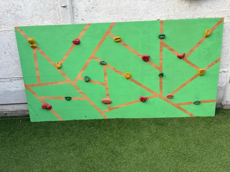 Muro de escalada infantil verde - 1