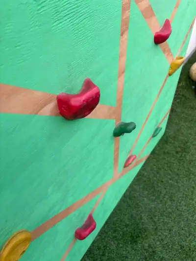 Muro de escalada infantil verde - miniatura 3