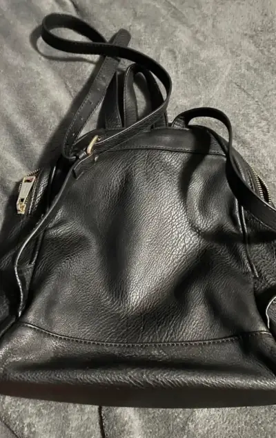 Mochila negra marca Amphora - miniatura 2