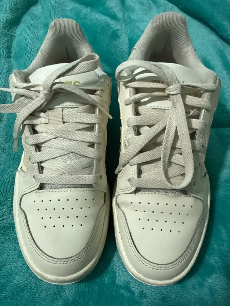 Zapatillas blancas con franjas - 2