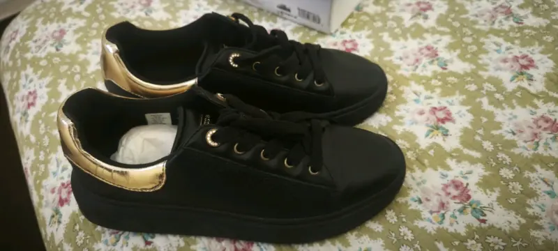 Zapatillas marca Guess de mujer - 4