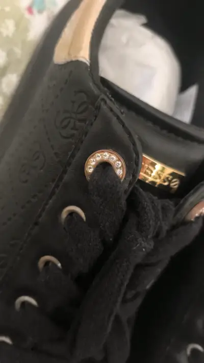 Zapatillas marca Guess  de mujer - miniatura 5