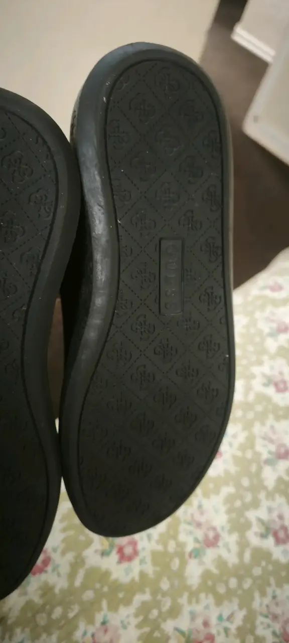 Zapatillas marca Guess de mujer - 6