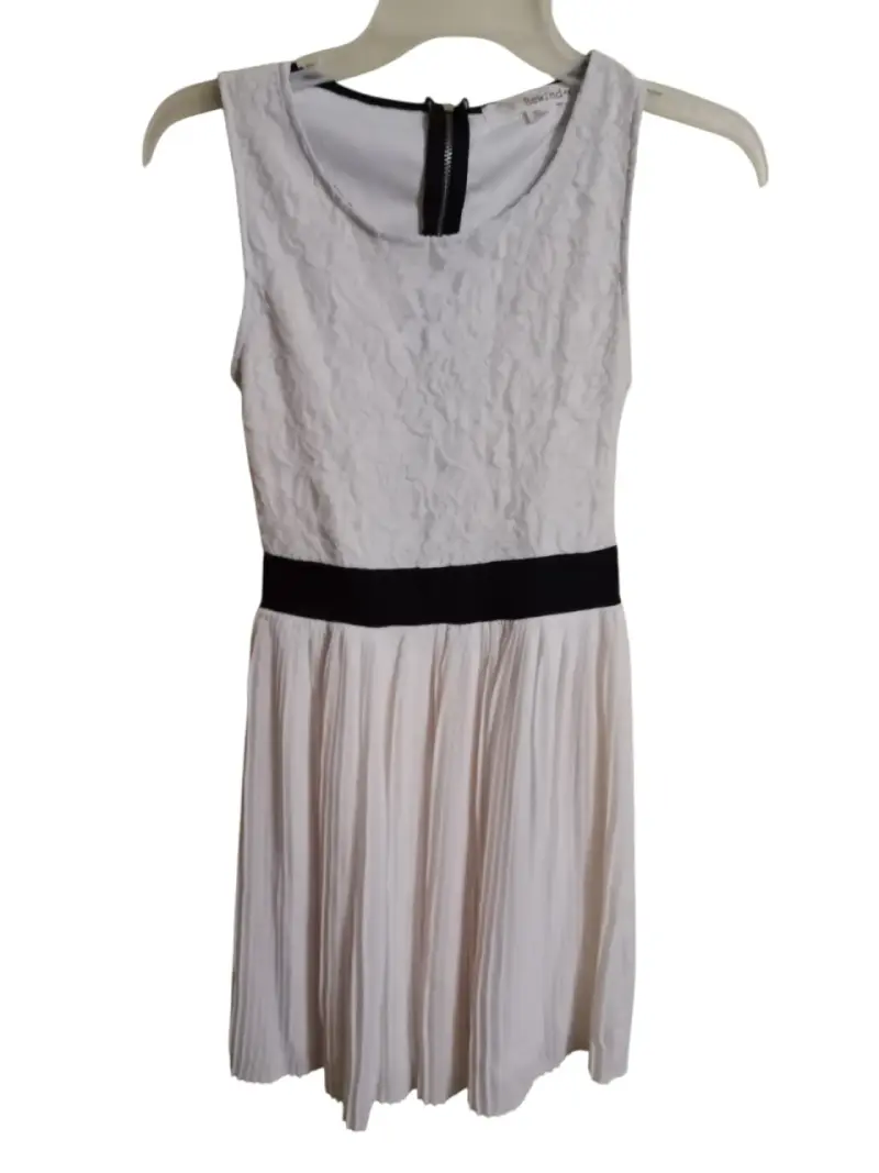 Vestido blanco y negro elegante - 1
