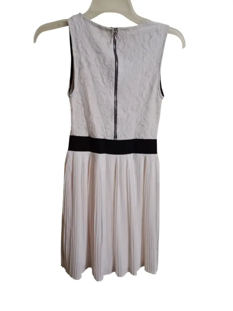 Vestido blanco y negro elegante - 2