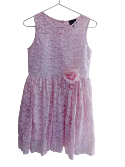 Vestido rosa con encaje floral - miniatura 1