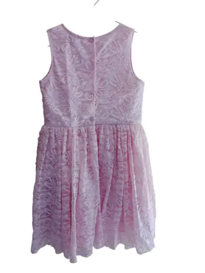 Vestido rosa con encaje floral - miniatura 2