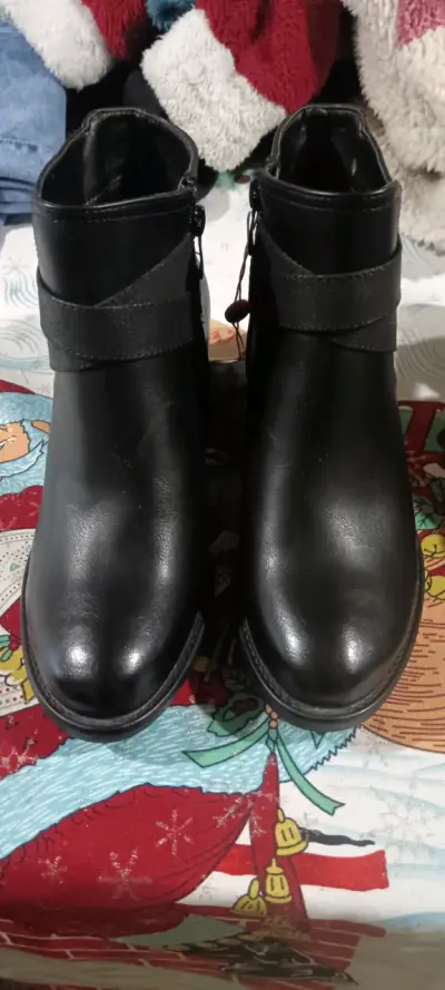 Zapatos con diseño floral marrón - miniatura 3