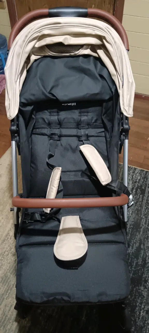 Coche para bebé negro con beige - 1