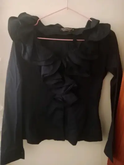Blusa azul marino con volantes elasticada - miniatura 1