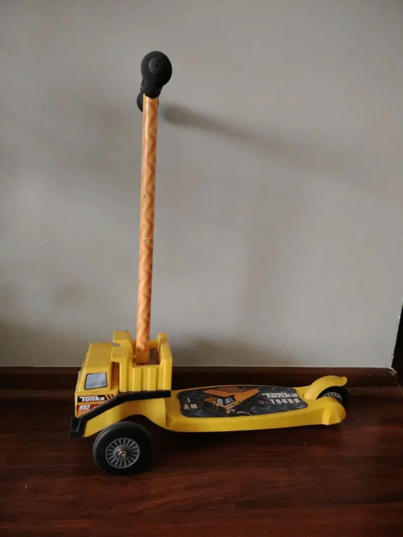 Scooter infantil Tonka amarillo - 1