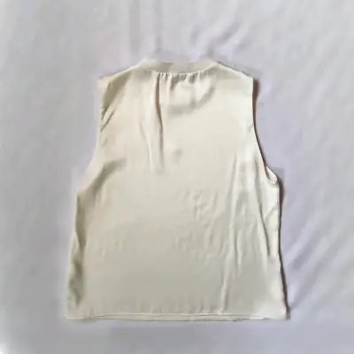 Blusa sin mangas beige - miniatura 2