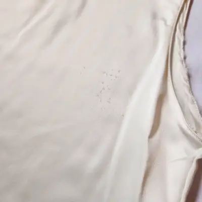 Blusa sin mangas beige - miniatura 3