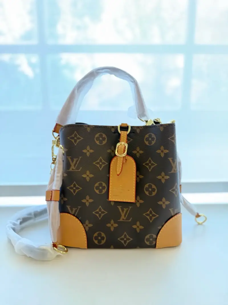 Mini Louis Vuitton - 1