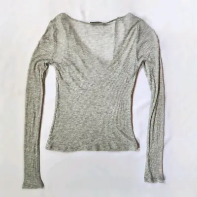 Polera gris de manga larga - miniatura 1