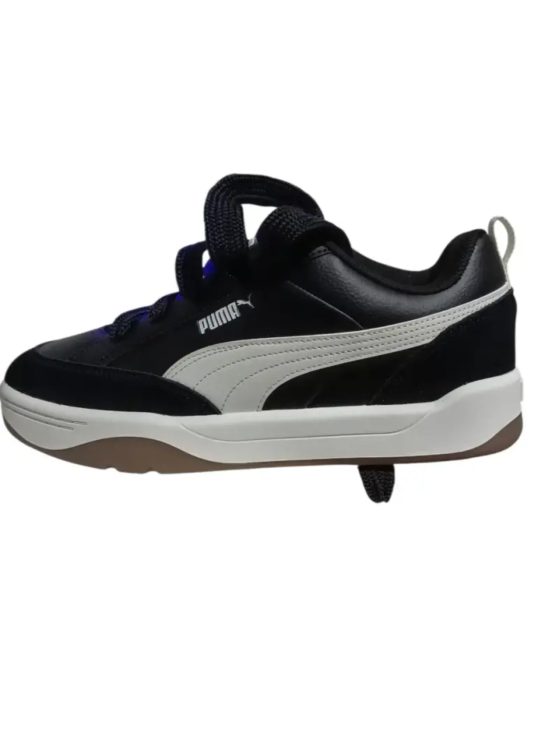 Zapatillas deportivas negras y blancas - 2