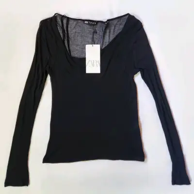 Polera negra de manga larga - miniatura 1